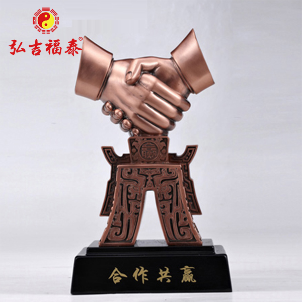 ���ͭ������Ӯ